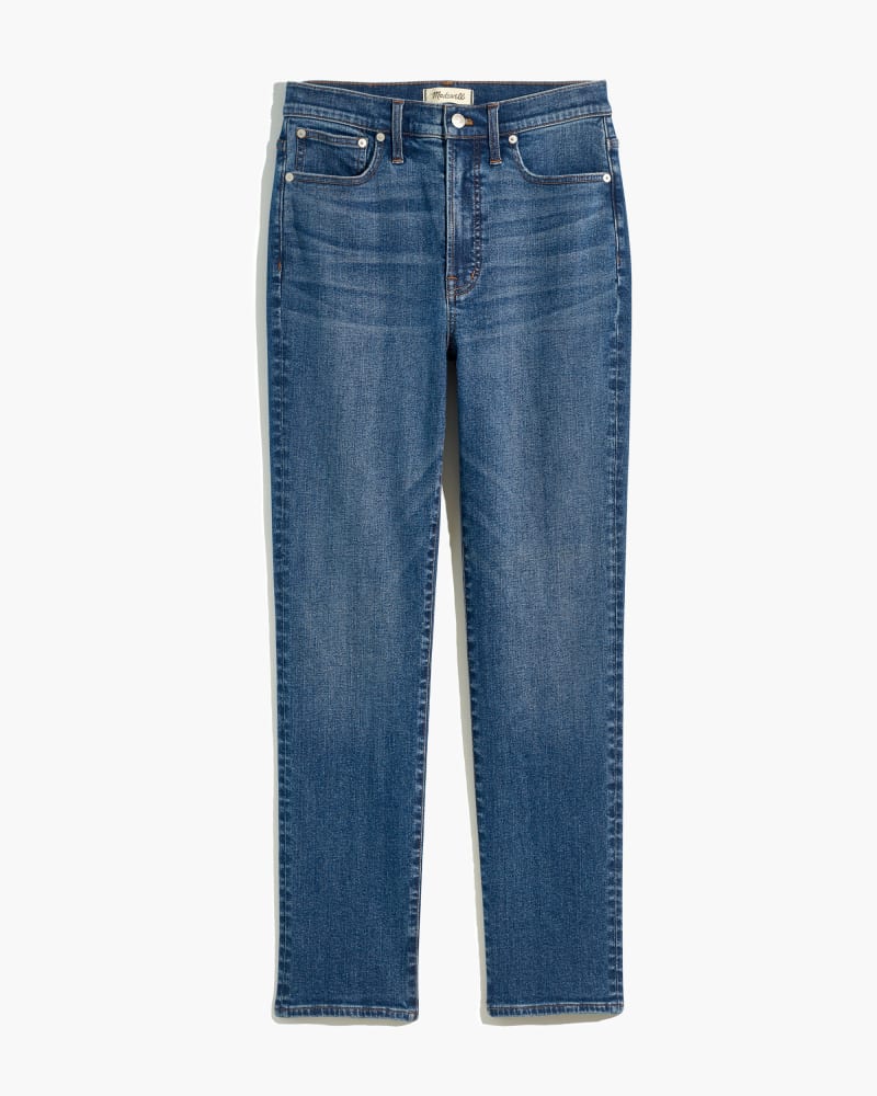 Front of a size 26W Cozy Perfect Vintage Jean in Manorford Wash by Madewell. | dia_product_style_image_id:324630